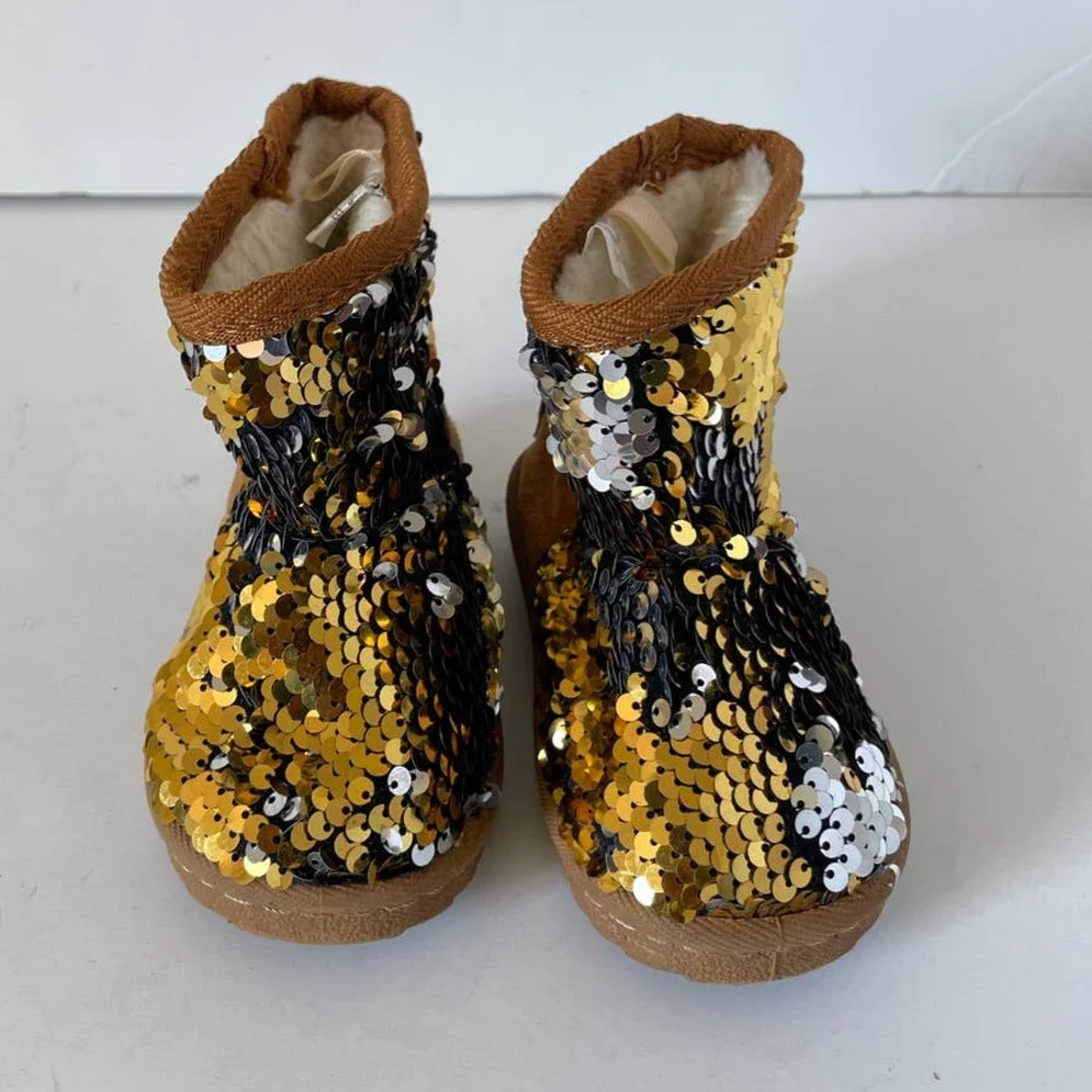 Mudd Cherry Silver and Gold Sequined Faux Fur Booties • Size 5 🗣